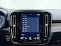 Volvo XC40 B4 211pk Automaat R-Design / Adapt. Cruise / Stoelverwarming / Trekhaak / 19'' / DAB / Alarm 3 / PDC + Camera / Lane Keeping Aid /