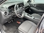 Hyundai Kona Electric EV Fashion 64 kWh / Afneembare Trekhaak / Dealer Onderhouden / Origineel Nederlands / 100% SOH / 3 Fase / Navigatie / Achteruitrijcamera / Parkeersensoren Achter /