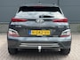 Hyundai Kona Electric EV Fashion 64 kWh / Afneembare Trekhaak / Dealer Onderhouden / Origineel Nederlands / 100% SOH / 3 Fase / Navigatie / Achteruitrijcamera / Parkeersensoren Achter /