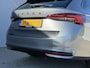 Skoda Octavia Combi 1.5 TSI MHEV Sportline / Fabrieksgarantie t/m 12-2026 / Adaptieve Cruise Control / Navigatie / Apple Carplay/Android Auto / Achteruitrijcamera / Stoelverwarming / Sportstoelen / Elektrische achterklep /