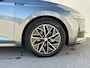 Skoda Octavia Combi 1.5 TSI MHEV Sportline / Fabrieksgarantie t/m 12-2026 / Adaptieve Cruise Control / Navigatie / Apple Carplay/Android Auto / Achteruitrijcamera / Stoelverwarming / Sportstoelen / Elektrische achterklep /