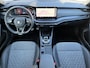 Skoda Octavia Combi 1.5 TSI MHEV Sportline / Fabrieksgarantie t/m 12-2026 / Adaptieve Cruise Control / Navigatie / Apple Carplay/Android Auto / Achteruitrijcamera / Stoelverwarming / Sportstoelen / Elektrische achterklep /