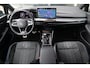 Volkswagen Golf Variant 1.5 eTSI R-Line | ACC | Camera | Ambient | Stuur/Stoelverwarming | CarPlay | Sensoren