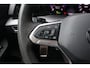 Volkswagen Golf Variant 1.5 eTSI R-Line | ACC | Camera | Ambient | Stuur/Stoelverwarming | CarPlay | Sensoren