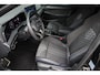 Volkswagen Golf Variant 1.5 eTSI R-Line | ACC | Camera | Ambient | Stuur/Stoelverwarming | CarPlay | Sensoren