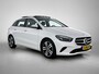 Mercedes-Benz B-klasse 180 Premium Plus | Ledkoplampen | Parkeerpakket met achteruitrijcamera | Sfeerverlichting | Panorama Schuif-Kanteldak | Sound system. Inclusief 24 maanden MB Certified garantie voor Europa.