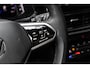 Volkswagen T-Roc 1.5 TSI 150pk DSG R-Line | Trekhaak | Stoelverwarming | Achteruitrijcamera | Navigatie | App Connect