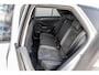 Volkswagen T-Roc 1.5 TSI 150pk DSG R-Line | Trekhaak | Stoelverwarming | Achteruitrijcamera | Navigatie | App Connect