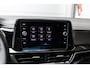 Volkswagen T-Roc 1.5 TSI 150pk DSG R-Line | Trekhaak | Stoelverwarming | Achteruitrijcamera | Navigatie | App Connect