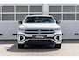 Volkswagen T-Roc 1.5 TSI 150pk DSG R-Line | Trekhaak | Stoelverwarming | Achteruitrijcamera | Navigatie | App Connect