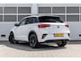 Volkswagen T-Roc 1.5 TSI 150pk DSG R-Line | Trekhaak | Stoelverwarming | Achteruitrijcamera | Navigatie | App Connect