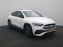 Mercedes-Benz GLA 180 AMG Line Premium | Night Pakket | Ledkoplampen | Parkeerpakket met achteruitrijcamera | Sfeerverlichting. Inclusief 24 maanden Mercedes-Benz Certified garantie voor Europa.
