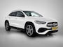 Mercedes-Benz GLA 180 AMG Line Premium | Night Pakket | Ledkoplampen | Parkeerpakket met achteruitrijcamera | Sfeerverlichting. Inclusief 24 maanden Mercedes-Benz Certified garantie voor Europa.