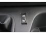 Renault Master T35 2.3 dCi 135 L2H2 Work Edition | Camera | Trekhaak | Imperiaal | Climate control | Bijrijdersbank | Laadruimte inrichting |