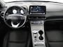 Hyundai Kona Electric EV Premium 64 KWh | SOH 96.2% | Leder | Trekhaak | Head-up | Stoelventilatie | Stuur/stoel verwarming | Adaptive cruise | Camera | Park assist | Carplay | Dodehoek detectie | Krell sound |