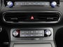 Hyundai Kona Electric EV Premium 64 KWh | SOH 96.2% | Leder | Trekhaak | Head-up | Stoelventilatie | Stuur/stoel verwarming | Adaptive cruise | Camera | Park assist | Carplay | Dodehoek detectie | Krell sound |