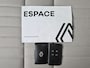 Renault Espace E-Tech full hybrid 200 iconic 7p. / Fabrieksgarantie tot 09-2027 / Panoramadak / Harman Kardon / Pack Advanced Drive / All season banden / Trekgewicht 1500 kg / Elektrische achterklep / Stuur- Stoel & Voorruit verwarming / Rondomzicht camera /