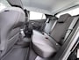 Peugeot e-2008 SUV Active 50 kWh 136pk | Accu 94% | 3-Fase | Navigatie via Apple Carplay en Android auto | Automatische airco | Cruise control |