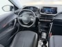 Peugeot e-2008 SUV Active 50 kWh 136pk | Accu 94% | 3-Fase | Navigatie via Apple Carplay en Android auto | Automatische airco | Cruise control |
