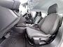 Peugeot e-2008 SUV Active 50 kWh 136pk | Accu 94% | 3-Fase | Navigatie via Apple Carplay en Android auto | Automatische airco | Cruise control |
