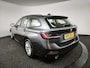 BMW 3-Serie Touring 330e Business Edition Plus | Leder | Achteruitrijcamera | Panoramadak | Stoelverwarming |