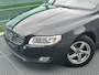 Volvo V70 2.0 D2 Classic Edition 1e eigenaar! Lederen bekleding, Cruise control, Climate control, Verwarmde stoelen voor, Verwarmde voorruit, Trekhaak, Dual-Xenon adaptief, Sensus Pro met Volvo on Call