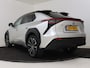 Toyota BZ4X Premium 71 kWh | Panoramadak | JBL | 360 Camera | Stoelventilatie | Stoel+stuurverwarming+achterbank | Elektrisch verstelbare stoel met geheugen | 22-07 NR -> BTW/MARGE ? NOG NIET INGEKOCHT