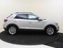 Volkswagen T-Roc 1.0 TSI Life | Achteruitrijcamera | Adaptieve cruise control | Keyless | Lane assist | Airco | Parkeersassistent | Carplay |
