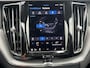 Volvo XC60 2.0 T6 350 pk Plug-in Hybrid AWD Plus Dark Panoramadak 360 Camera Full Led Harman Kardon Audio Stuurverwarming Bliss 19 Inch Elek Stoelen Vol Leder Stoelverwarming Navigatie Vapour Grey Plug-in hybride Long Range