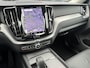 Volvo XC60 2.0 T6 350 pk Plug-in Hybrid AWD Plus Dark Panoramadak 360 Camera Full Led Harman Kardon Audio Stuurverwarming Bliss 19 Inch Elek Stoelen Vol Leder Stoelverwarming Navigatie Vapour Grey Plug-in hybride Long Range