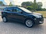 Ford Kuga 1.5 Titanium Plus|ECC|TREKHAAK|HALFLEDER|CAMERA|CRUISE|NAVI|BOMVOLL