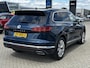 Volkswagen Touareg 3.0 TDI R-Line | Full Option | Pano | Luchtvering | Trekhaak | Dynaudio |