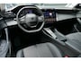 Peugeot e-308 EV 156PK 54KWH ALLURE AUTOMAAT / CAMERA / STOEL-STUURVERWARMING / KEYLESS / FULL-LED / 18"LMV / NAVI / CLIMA / PDC / BLUETOOTH / ADAPT. CRUISECONTROL / 1E EIGENAAR / SCHITTERENDE STAAT !!