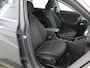 Hyundai Kona Electric Comfort 65.4 kWh | SOH 97% | Nieuw Model | Navigatie | Camera | Apple CarPlay/Android Auto | DAB | Adaptieve Cruise Control | LED | Sfeerverlichting | Vehicle to Load | Warmtepomp |