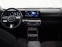 Hyundai Kona Electric Comfort 65.4 kWh | SOH 97% | Nieuw Model | Navigatie | Camera | Apple CarPlay/Android Auto | DAB | Adaptieve Cruise Control | LED | Sfeerverlichting | Vehicle to Load | Warmtepomp |