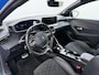 Peugeot e-208 GT Pack 50 kWh 136pk | Accu 91% | Navigatie | Panorama dak | Stoelverwarming | Alcantara bekleding | Cruise control adaptief | Camera achter | Apple Carplay en Android auto