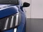 Peugeot e-208 GT Pack 50 kWh 136pk | Navigatie | Panorama dak | Stoelverwarming | Alcantara bekleding | Cruise control adaptief | Camera achter | Apple Carplay en Android auto