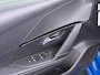 Peugeot e-208 GT Pack 50 kWh 136pk | Navigatie | Panorama dak | Stoelverwarming | Alcantara bekleding | Cruise control adaptief | Camera achter | Apple Carplay en Android auto