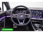 Volkswagen Touareg 3.0 TSi 4MOTION R-line 462 PK | Panoramadak | Luchtvering | Leer | Travel Assist | El.verstelbare stoel met geheugen, Wegklapbare trekhaak, Stoel- stuurverwarming, Keyless, Sfeerverlichting