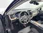 Volvo XC60 T6 Recharge Plus Dark | 19" Allseason | Panoramadak | Head-Up | 360 Camera | Trekhaak | Harman Kardon | Elektr. verst. Stoelen | Stoel/Stuurverwarming |