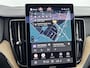 Volvo XC60 T6 Recharge Plus Dark | 19" Allseason | Panoramadak | Head-Up | 360 Camera | Trekhaak | Harman Kardon | Elektr. verst. Stoelen | Stoel/Stuurverwarming |