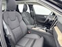 Volvo XC60 T6 Recharge Plus Dark | 19" Allseason | Panoramadak | Head-Up | 360 Camera | Trekhaak | Harman Kardon | Elektr. verst. Stoelen | Stoel/Stuurverwarming |