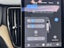 Volvo XC60 T6 Recharge Plus Dark | 19" Allseason | Panoramadak | Head-Up | 360 Camera | Trekhaak | Harman Kardon | Elektr. verst. Stoelen | Stoel/Stuurverwarming |