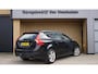 Volvo V60 1.6 150pk T3 Summum Airco Stoelverw Xenon Leder Cruise *NL auto* 17 inch LM Pdc Navi *290923km*