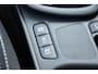 Toyota Yaris 1.5 Hybrid 115 Dynamic Limited Automaat 116pk | Dodehoek detectie | Parkeersensoren vóór & achter | Voorstoelen verwarmd |