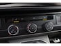 Volkswagen Transporter 2.0 TDI L2H1 28 Bulli 150PK / 110kW DSG, NL auto, 1e eigenaar dealeronderhouden en door ons geleverd, digital cockpit pro, adaptieve cruise control (ACC), achteruitrijcamera (Rear View), elektrisch verstel-, verwarm- en inklapbare buitenspiegels, verwarmbare voorstoelen, parkeersensoren voor en achter (PDC), lederen bekleding, multifunctioneel lederen stuurwiel, achterklep, zijschuifdeur rechts, LED verlichting etc.