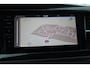 Volkswagen Transporter 2.0 TDI L2H1 28 Bulli 150PK / 110kW DSG, NL auto, 1e eigenaar dealeronderhouden en door ons geleverd, digital cockpit pro, adaptieve cruise control (ACC), achteruitrijcamera (Rear View), elektrisch verstel-, verwarm- en inklapbare buitenspiegels, verwarmbare voorstoelen, parkeersensoren voor en achter (PDC), lederen bekleding, multifunctioneel lederen stuurwiel, achterklep, zijschuifdeur rechts, LED verlichting etc.
