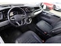 Volkswagen Transporter 2.0 TDI L2H1 28 Bulli 150PK / 110kW DSG, NL auto, 1e eigenaar dealeronderhouden en door ons geleverd, digital cockpit pro, adaptieve cruise control (ACC), achteruitrijcamera (Rear View), elektrisch verstel-, verwarm- en inklapbare buitenspiegels, verwarmbare voorstoelen, parkeersensoren voor en achter (PDC), lederen bekleding, multifunctioneel lederen stuurwiel, achterklep, zijschuifdeur rechts, LED verlichting etc.