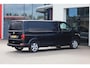 Volkswagen Transporter 2.0 TDI L2H1 28 Bulli 150PK / 110kW DSG, NL auto, 1e eigenaar dealeronderhouden en door ons geleverd, digital cockpit pro, adaptieve cruise control (ACC), achteruitrijcamera (Rear View), elektrisch verstel-, verwarm- en inklapbare buitenspiegels, verwarmbare voorstoelen, parkeersensoren voor en achter (PDC), lederen bekleding, multifunctioneel lederen stuurwiel, achterklep, zijschuifdeur rechts, LED verlichting etc.