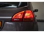 Kia Venga 1.6 CVVT DynamicLine Aut. [ Camera Half Leder PDC Navi ]